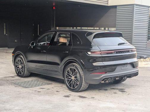 2025 Porsche Cayenne AWD