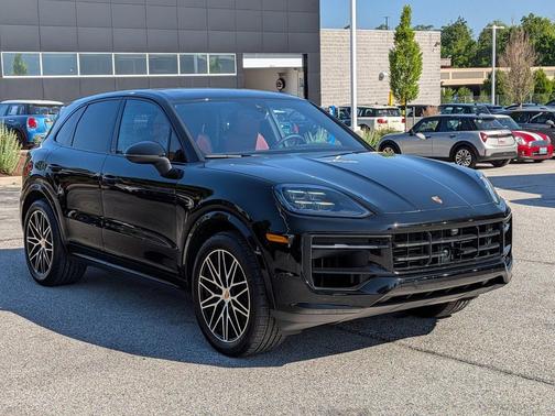 Chromite Black Met 2026 Porsche Cayenne Cayenne