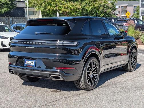 Chromite Black Met 2026 Porsche Cayenne Cayenne