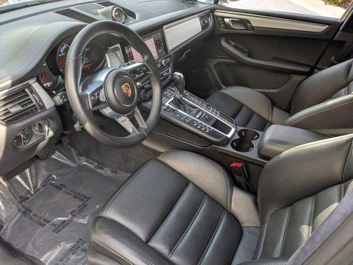 2020 Porsche Macan Turbo