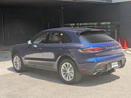 2025 Porsche Macan AWD