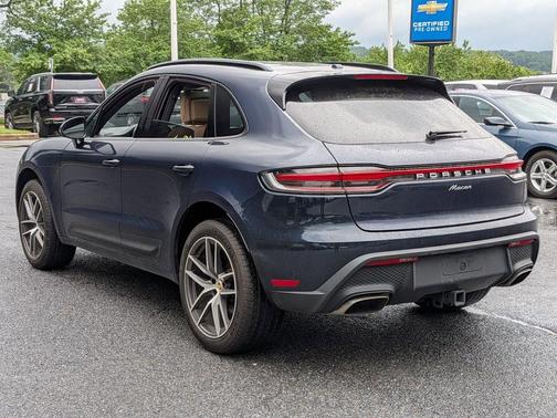 Night Blue Metallic 2023 Porsche Macan Macan