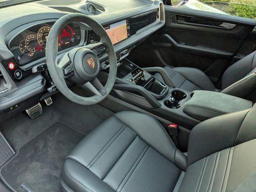 2026 Porsche Cayenne GTS