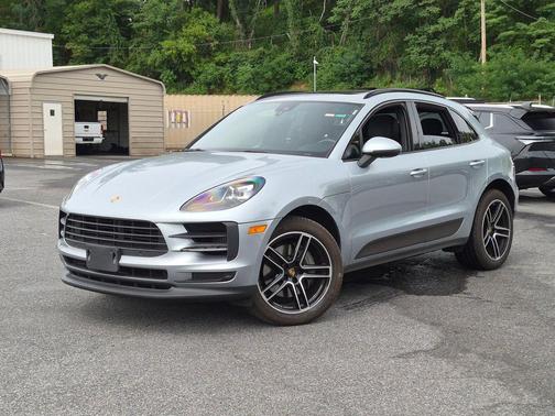 Dolomite Silver Metallic 2019 Porsche Macan Macan