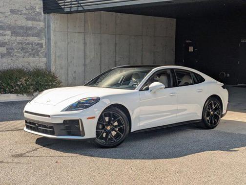 2024 Porsche Panamera 4