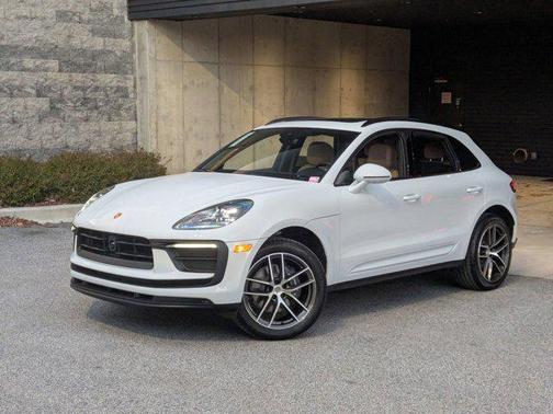 2026 Porsche Macan AWD