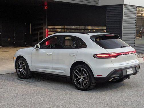 2026 Porsche Macan AWD