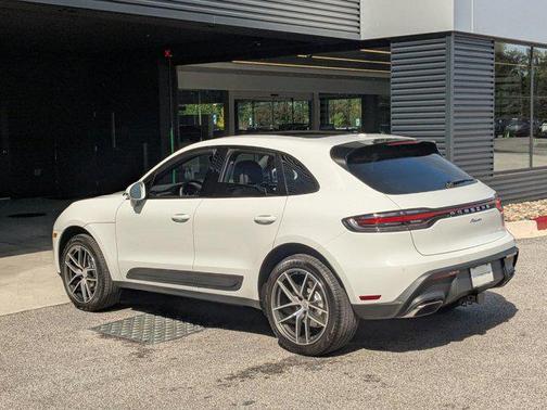 2026 Porsche Macan AWD