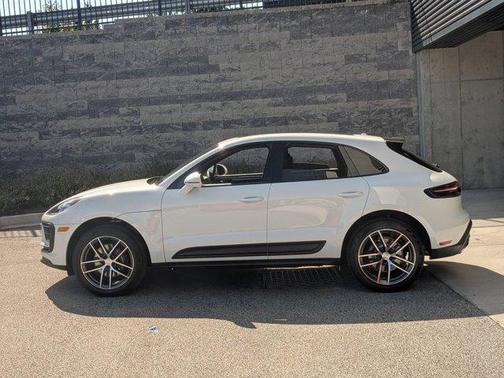2026 Porsche Macan AWD