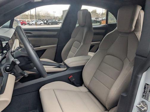 2026 Porsche Macan 4