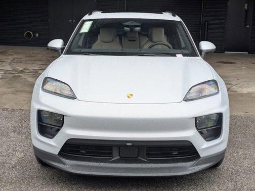 2026 Porsche Macan 4