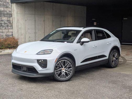2026 Porsche Macan 4
