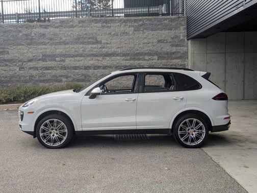 2017 Porsche Cayenne Platinum Edition