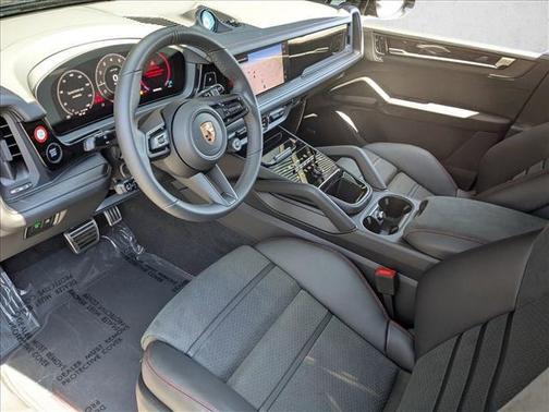 Chromite Black Metallic 2026 Porsche Cayenne GTS