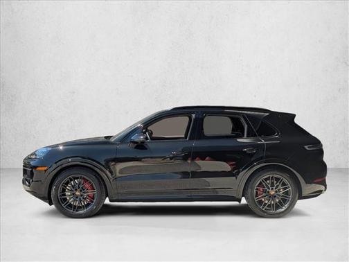 Chromite Black Metallic 2026 Porsche Cayenne GTS