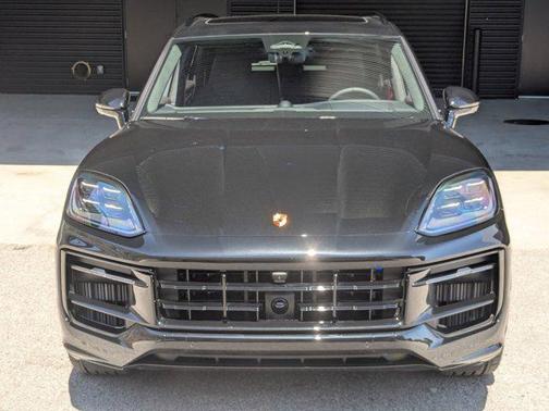 Chromite Black Metallic 2026 Porsche Cayenne GTS