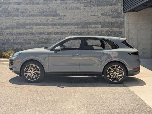 2025 Porsche Cayenne AWD