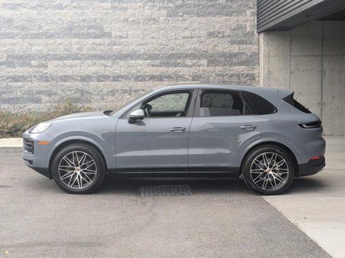 2025 Porsche Cayenne AWD
