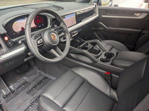 2025 Porsche Cayenne AWD