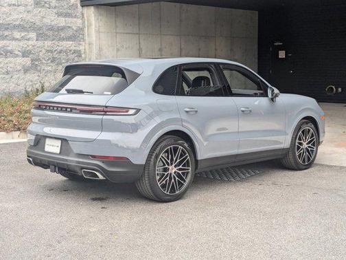 2025 Porsche Cayenne AWD
