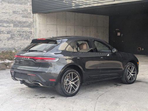 2025 Porsche Macan Base