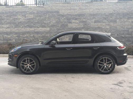2025 Porsche Macan Base