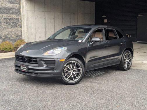 2025 Porsche Macan Base
