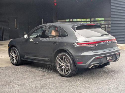 2025 Porsche Macan Base