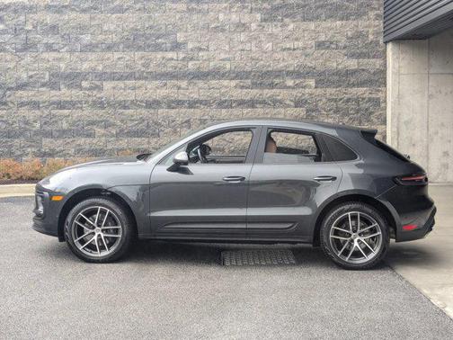 2025 Porsche Macan Base