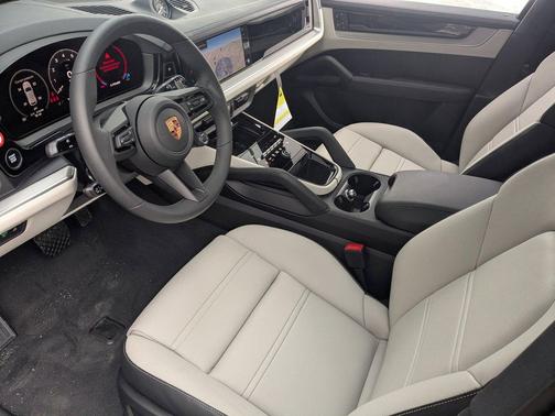 Chromite Black Metallic 2026 Porsche Cayenne Cayenne E-Hybrid