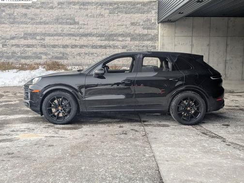 Chromite Black Metallic 2026 Porsche Cayenne Cayenne E-Hybrid