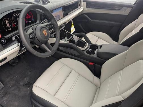 Chromite Black Metallic 2026 Porsche Cayenne Cayenne E-Hybrid