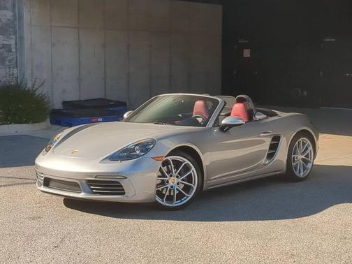 GT Silver Metallic 2025 Porsche 718 Boxster