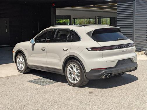 Chalk 2026 Porsche Cayenne Cayenne E-Hybrid