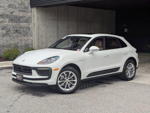 2025 Porsche Macan Base
