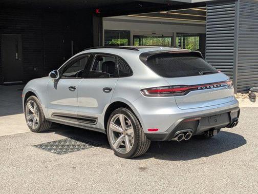 Dolomite Silver Metallic 2026 Porsche Macan Macan