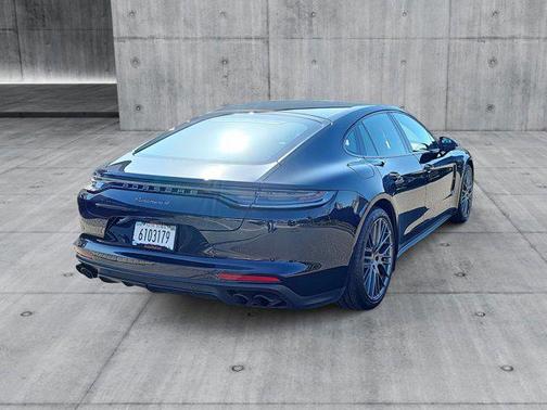 2023 Porsche Panamera 4