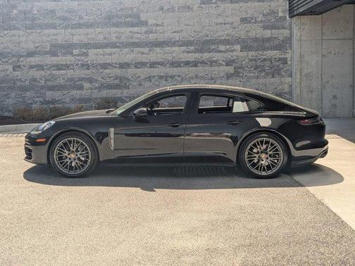 2023 Porsche Panamera 4