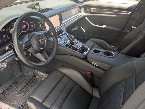 2023 Porsche Panamera 4