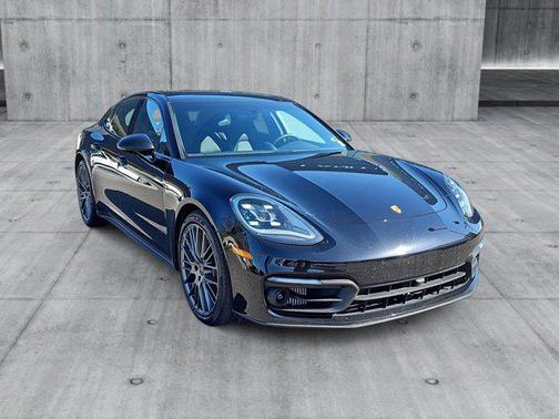 2023 Porsche Panamera 4