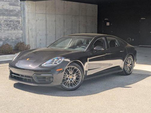 2023 Porsche Panamera 4