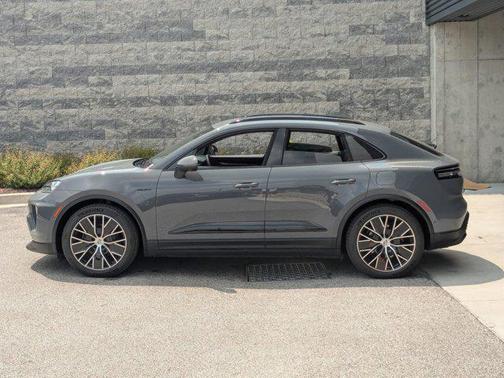 2025 Porsche Macan 4