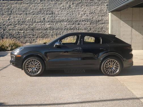Chromitblack Metallic 2023 Porsche Cayenne