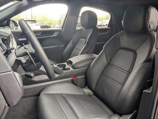 2025 Porsche Cayenne Coupe AWD