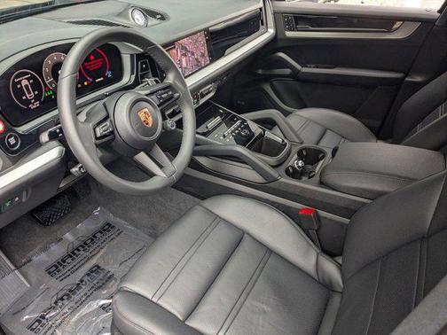 2025 Porsche Cayenne Coupe AWD