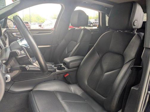 2019 Porsche Macan Base
