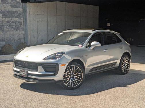 2022 Porsche Macan Base