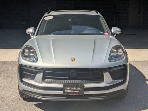 2022 Porsche Macan Base
