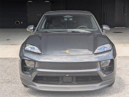 2025 Porsche Macan 4