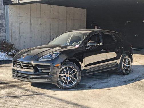 2025 Porsche Macan Base